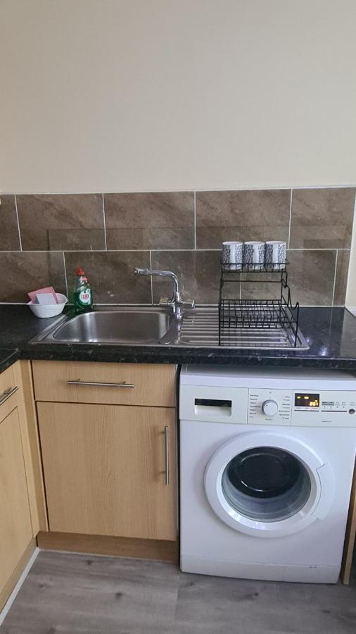 Entire 2 Bedroom Home/Flat In London, Central Line מראה חיצוני תמונה